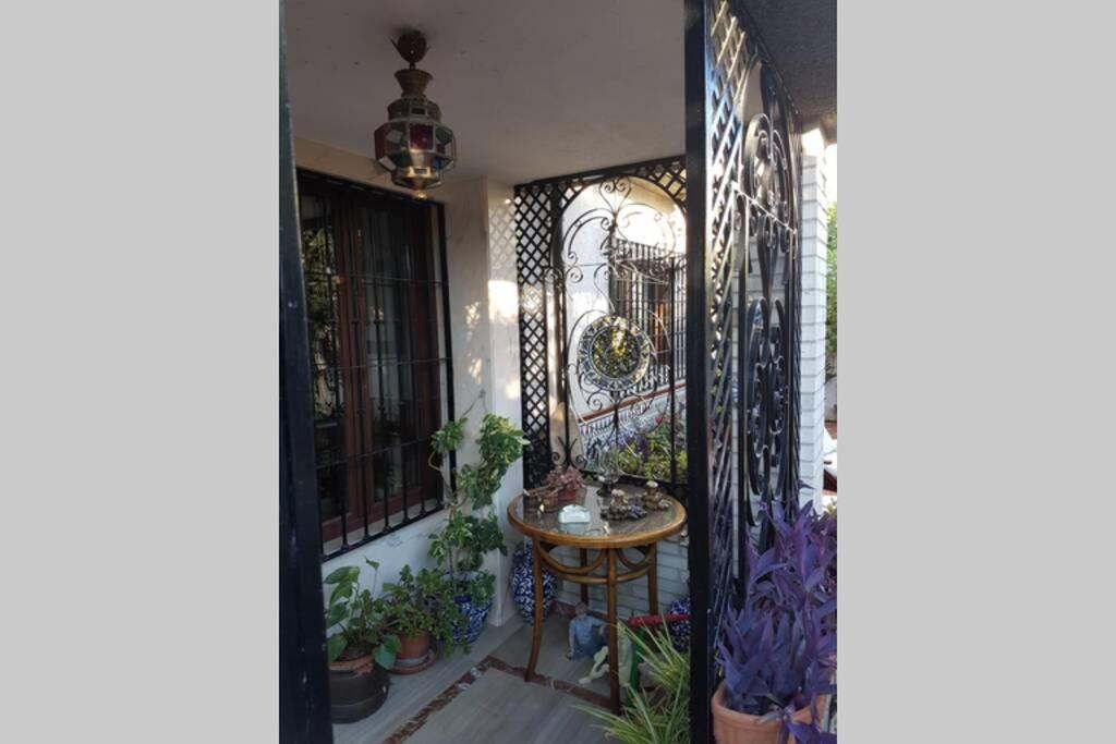 Casa En Granada Con Hermoso Jardin, Parking Calle ภายนอก รูปภาพ