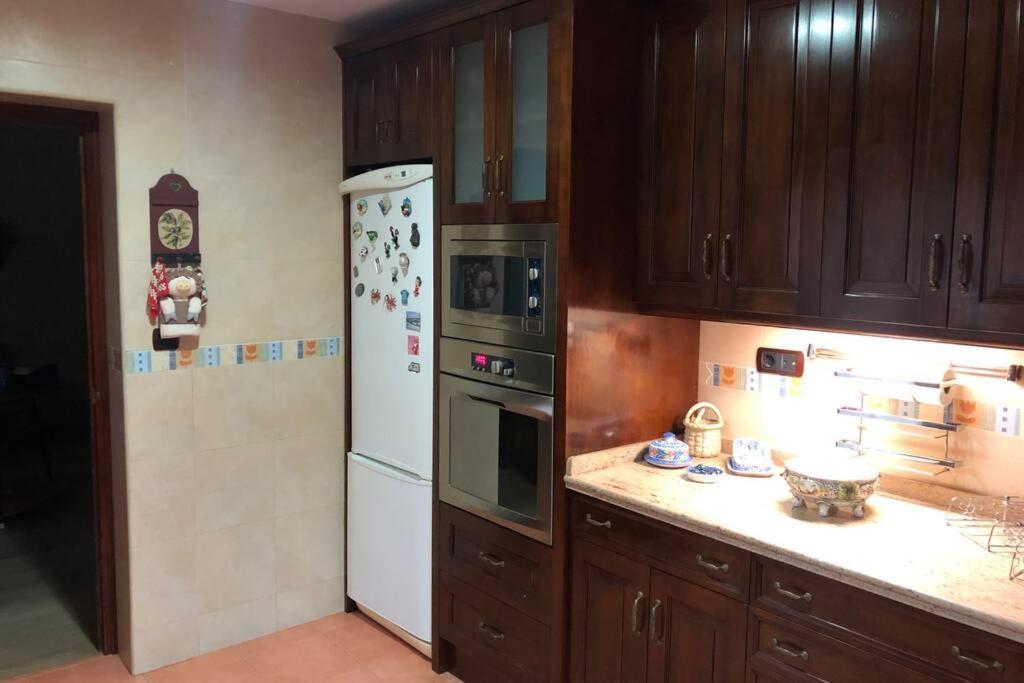 Casa En Granada Con Hermoso Jardin, Parking Calle ภายนอก รูปภาพ